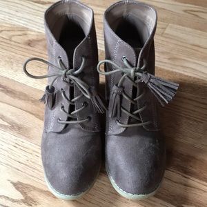 Lace up heeled boots